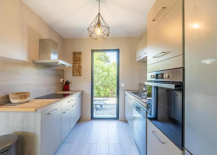 Baia 4-5 Pers - 2mn Plages - Kids Friendly - Clim - Piscine *